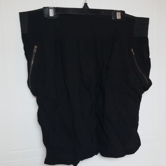 Costa Blanca Dresses & Skirts - Costa Blanca black mini challi skirt XL